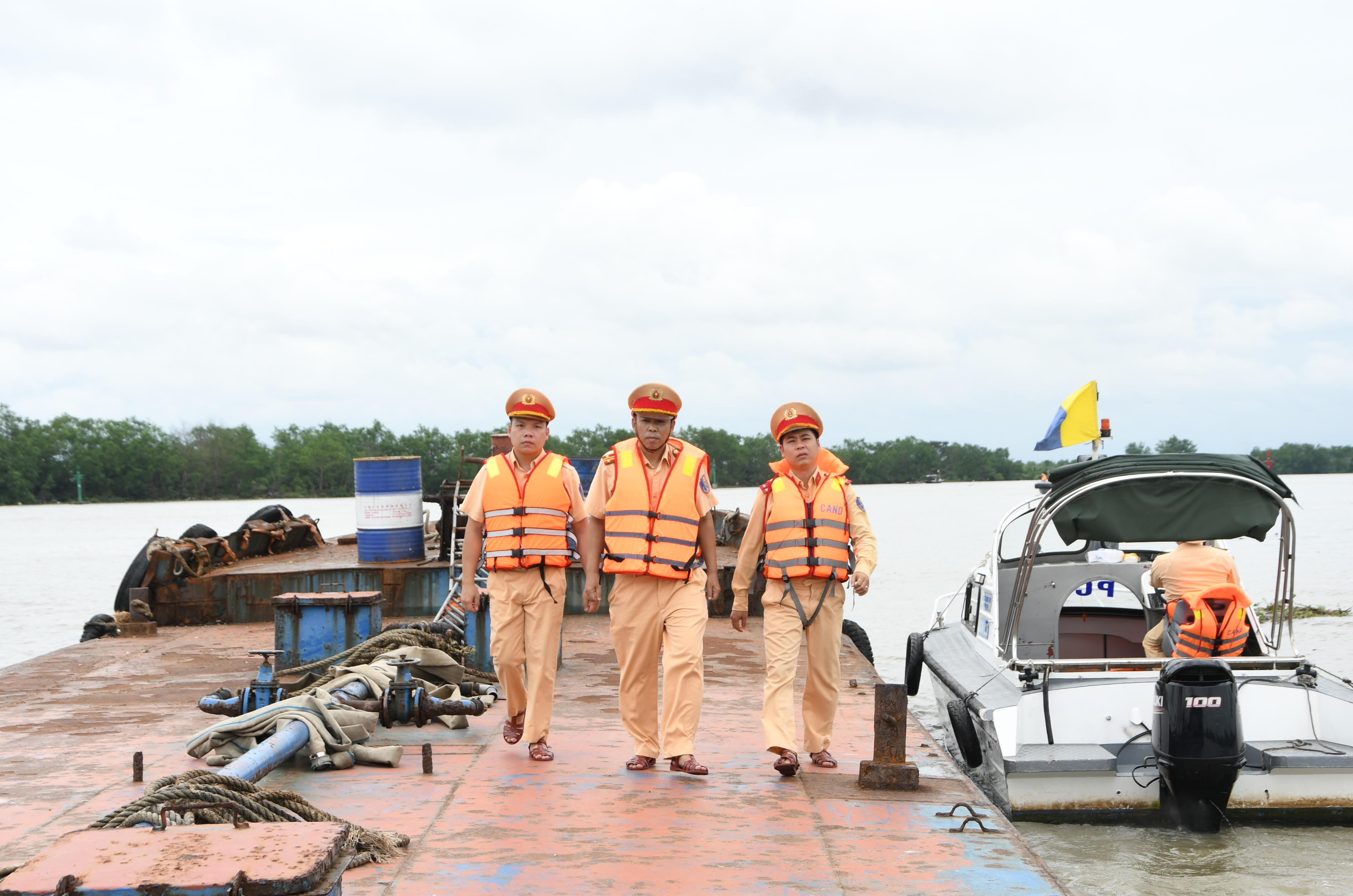 Mở cao điểm bảo đảm trật tự an toàn giao thông Tết 2023 từ ngày 15-11 đến hết ngày 5-2-2023.